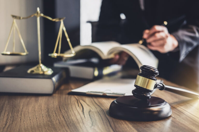 Estatuto da Criança e do Adolescente - Normas para crimes envolvendo menores.